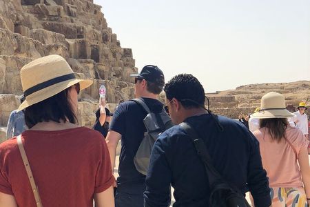 Private Giza Pyramids Tour with Egyptologist Guide & Hotel Pickup