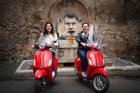 Rome: Vespa Tour with Professional Photoshoot