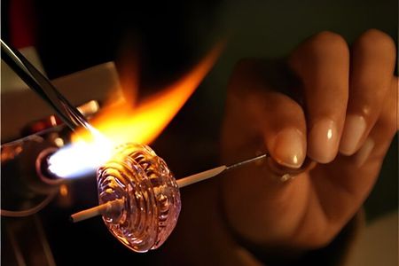 Glass Melting and Shaping with Flame with the Senior Glass Master