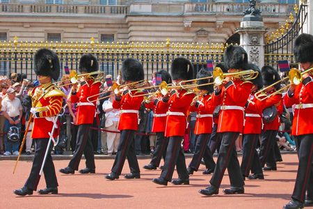 Changing of the Guard & Royal Food Tour with 10+ Tastings