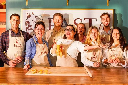 Pasta making with unlimited Prosecco in the heart of Richmond