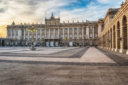 Madrid: Skip-the-Line Royal Palace Guided Tour