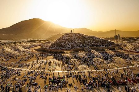 A Spiritual Journey Through the Holy Sites of Makkah