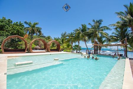 Full-Day Luxurious Catamaran Adventure - Cancún to Isla Mujeres 