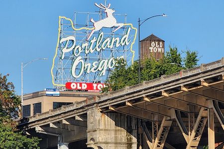 Portland's Famous Bridges & Riverfront History Cruise
