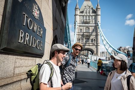 Explore Tower Bridge & Westminster Walking Tour 
