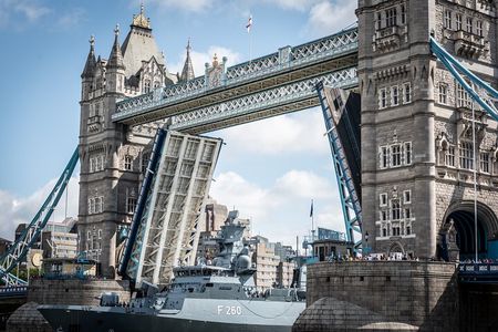 Explore Tower Bridge & London's Top 30 Landmarks Tour