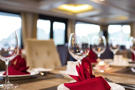 2 Days and 1 Night Aboard La Stellar Cruise in Halong from Hanoi