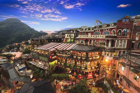 Houtong Cat Village & Jiufen A-Mei Teahouse & Shifen Day Tour
