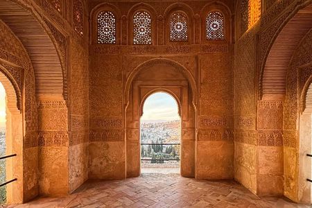 Alhambra, Nasrid Palaces & Generalife Exclusive Skip-the-Line Tour