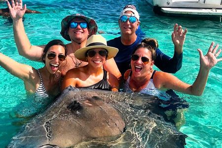 Private Charter 34ft Express Cruiser Stingay City Reef Snorkeling