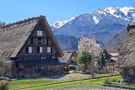 1-Day Shirakawago & Takayama Tour (Round Trip from Kanazawa)