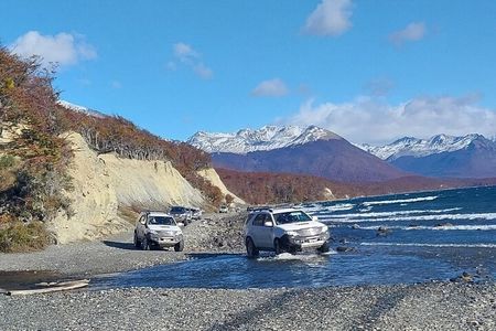 4×4 Off Road Tour to Escondido and Khami Lakes