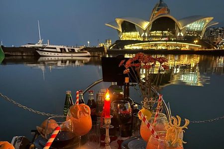 Yacht tour in Baku