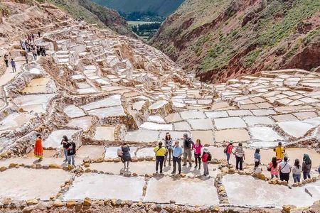 Discover the Sacred Valley on VIP Tour – Lunch and Premium Guide