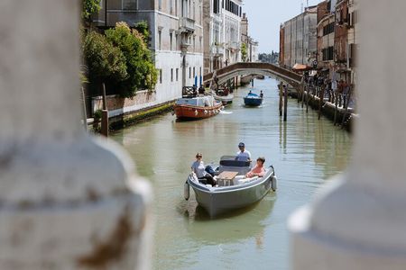 Venice: Secret Canals on Electric Boat 