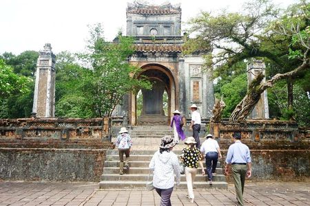 Private Hue City Tour with History Teller Guide 