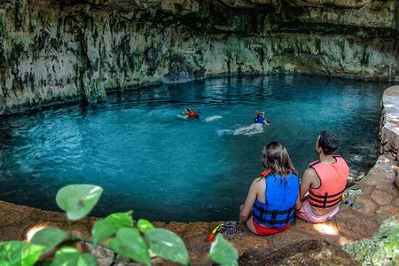 Tour Hacienda and Cenotes Mucuyché with Guided Tour in Oxkintok