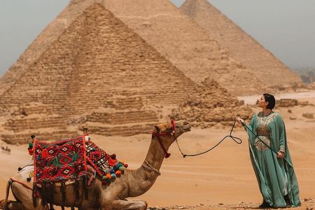 Cairo : Giza pyramids Sphinx Pyramid Inside & Professional Camera