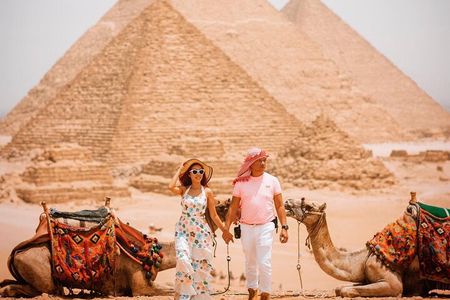 Private tour Giza pyramids,Egyptian Museum ,Khan el Khalili&lunch