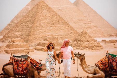 8-hours private tour Giza pyramids ,sphinx and Egyptian museum 