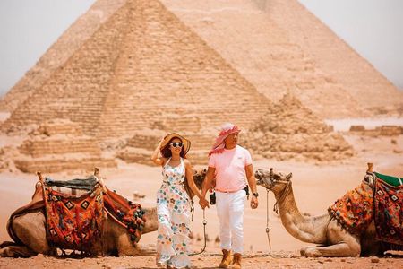 8-hours tour Giza pyramids,Egyptian museum From Cairo Giza hotels