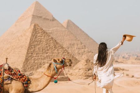 Private Tour Giza Pyramids, Egyptian Museum and local Bazaar from Giza or Cairo