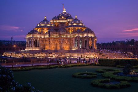 Tour to Akshardham temple with Guide and Delhi Tranfer 