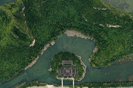 Private Day Tour from Hanoi: Bai Dinh Pagoda & Trang An Grottoes