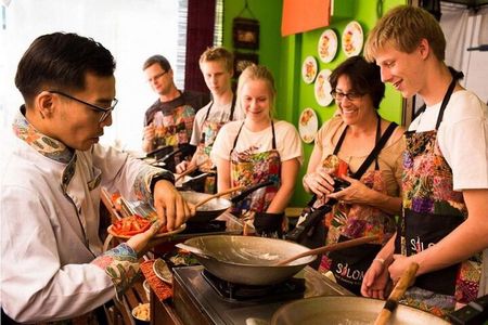 Silom Thai Cooking Experience with Market Visit