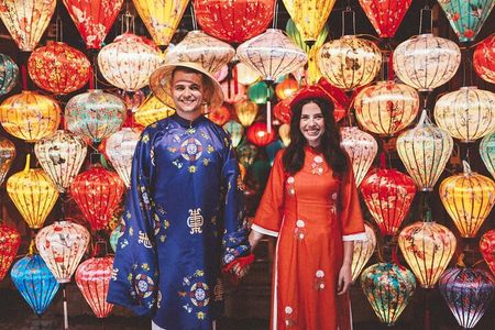 Hoi An Lantern Shop & Boat Photoshoot – Night Experience