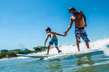 Surfing in Tamarindo Con Mao