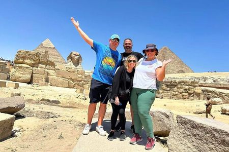 Ultimate Cairo & Giza Tour: Pyramids, Sphinx, Museum & Bazaar