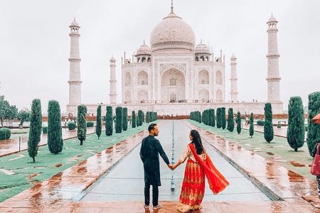 Sunrise Taj Mahal and Agra Fort by Car Tour from Delhi