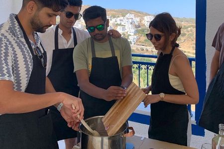 Kourounochori, Naxos : Gregory's Traditional Cooking Class 
