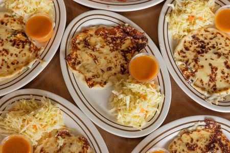 Food Walking Tour in Dallas : Cocktail package available