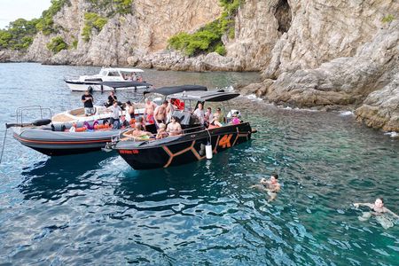 Blue & Green Cave Tour with Elaphite Island Stop from Dubrovnik