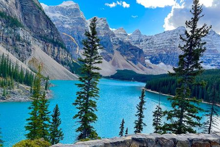 ShuttleBus 2way Banff to Lake Louise (1Hr) and Moraine Lake (1Hr)