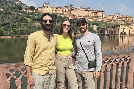 Jaipur: Full-day Jaipur Tour by Private Car and Local Guide