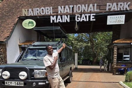 Nairobi National Park Half Day Tour with Landcruiser with Pickup