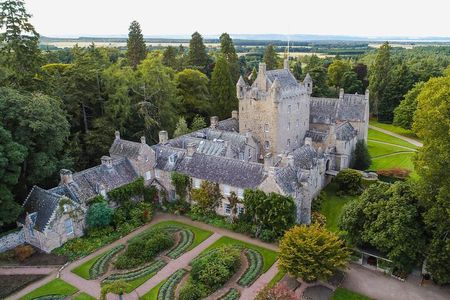 From Inverness: Cawdor Castle, Cairngorms and Highland Coos