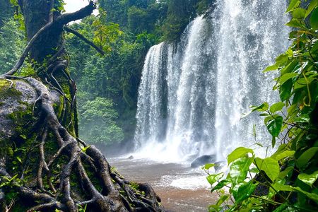 Phnom Kulen Waterfall and Banteay Srei Temple Tour from Siem Reap