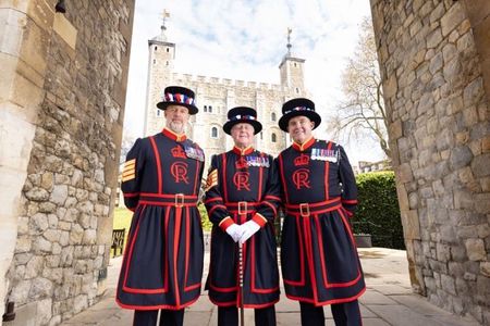 Best of London Walking Tour with Tower of London & Tower Bridge!