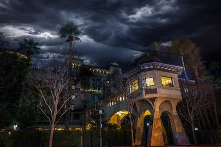 Pasadena Ghosts Haunted Walking Tour By US Ghost Adventures