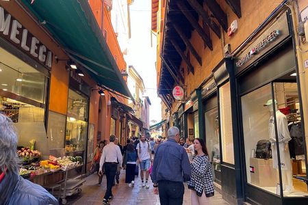 Bologna Walking Food Tour and Highlights with a Local Guide