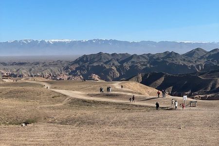 Charyn Canyon and Black Canyon 1 Day Private Tour 