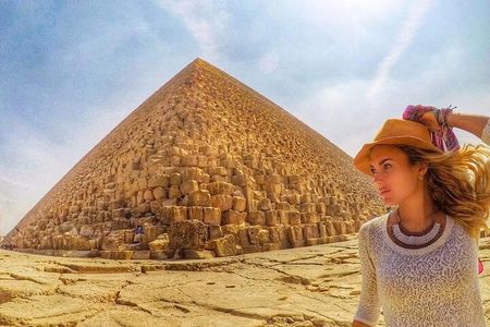 Private Giza Pyramids, Egyptian Museum & Old Cairo Experience