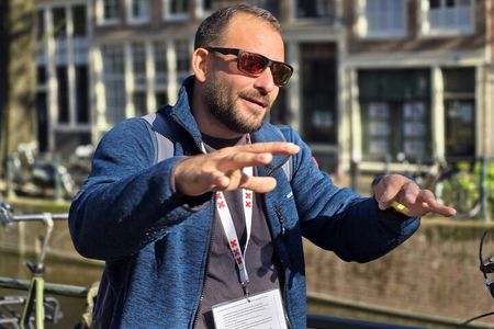 Amsterdam walking tour: WWii, Liberal Amsterdam & waterways