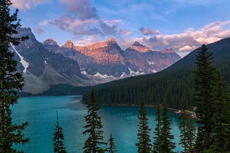 Discover 9 Iconic Banff Sights in a Day! with extra Comfort-12pax