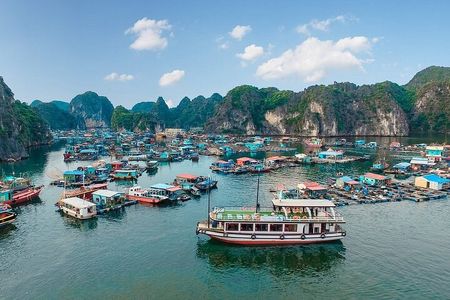 Lan Ha to Ha Long Bay Cruise and Kayaking from Cat Ba Island